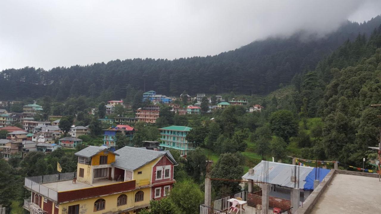 מלון דרמסאלה Mountain And Moon, Dharamkot מראה חיצוני תמונה